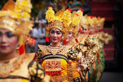 Den balinesiska dansen; en ikonisk symbol för kulturell identitet och motstånd under indonesiens koloniala period